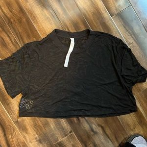 Lululemon crop mesh shirt